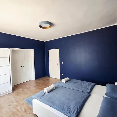 Szedermalna Vendeghaz 公寓 *